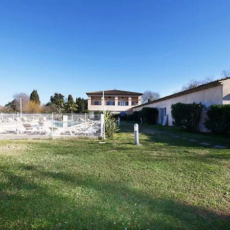Les De Robinson 17 - Standing Presta Apartment *